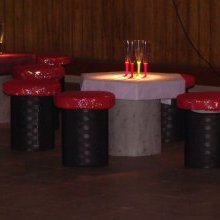 Installation poufs et tables basses